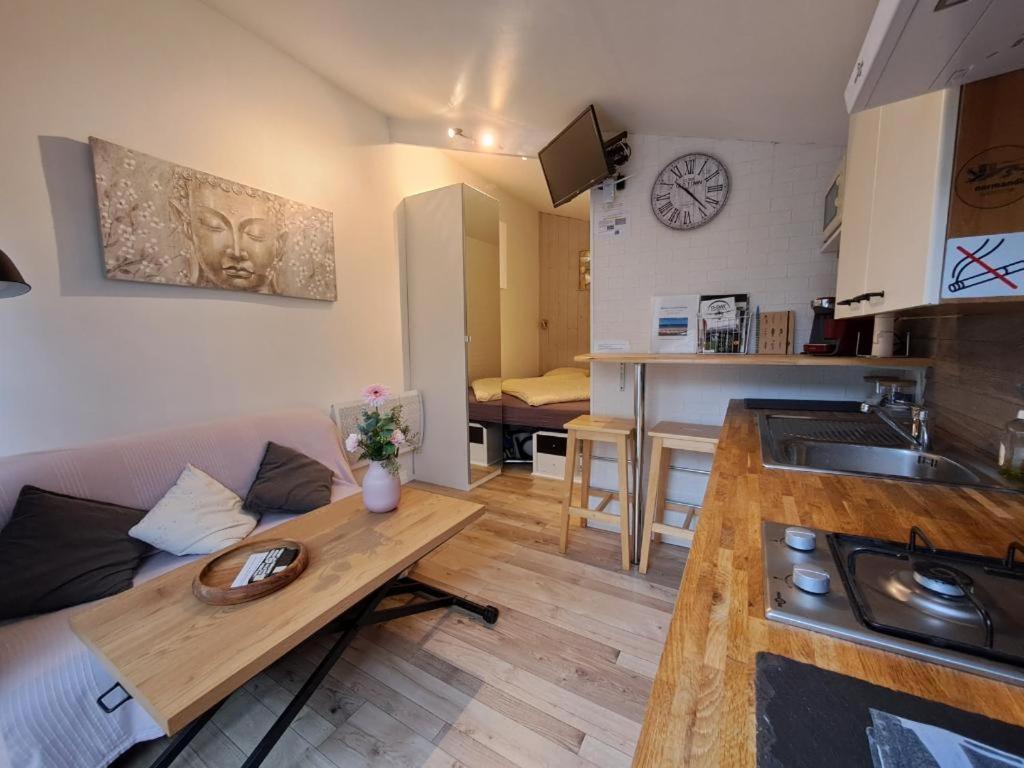Joli Studio Au Calme Dans Un Jardin Privatif Ouistreham Zewnętrze zdjęcie